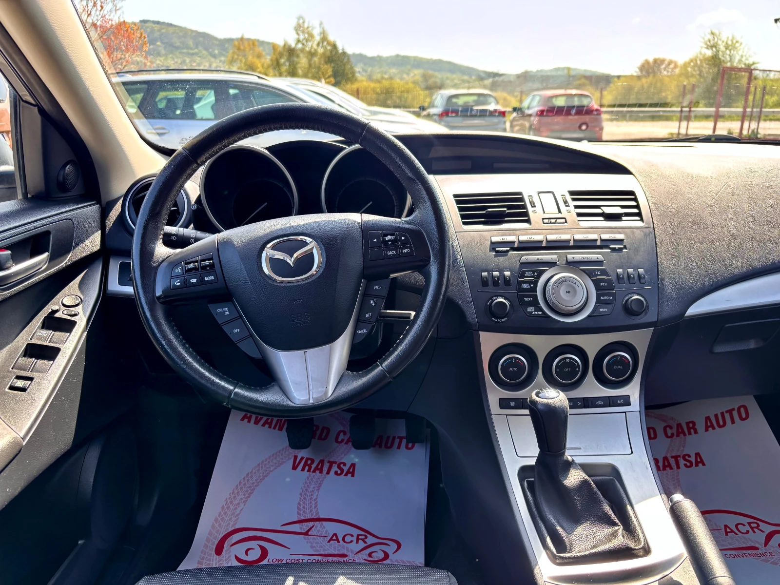 Mazda 3, снимка 10 - Автомобили и джипове - 54253380