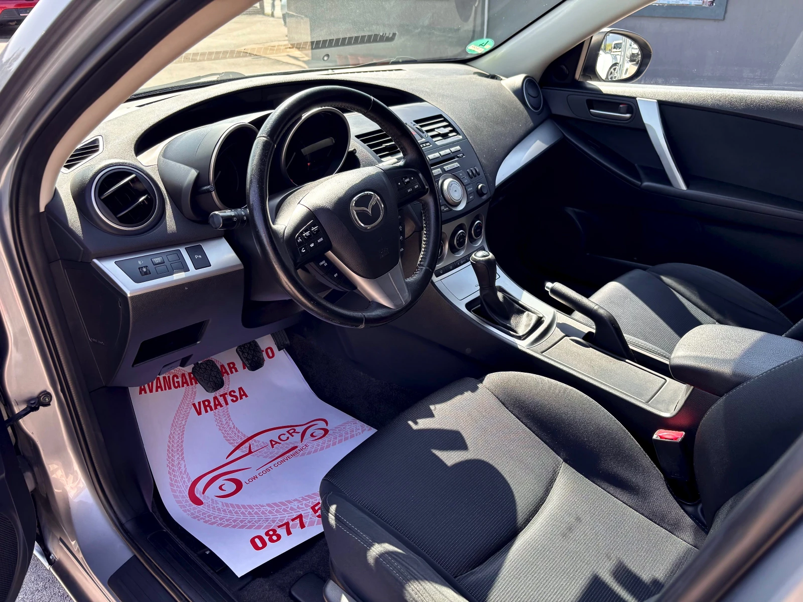 Mazda 3, снимка 9 - Автомобили и джипове - 54253380