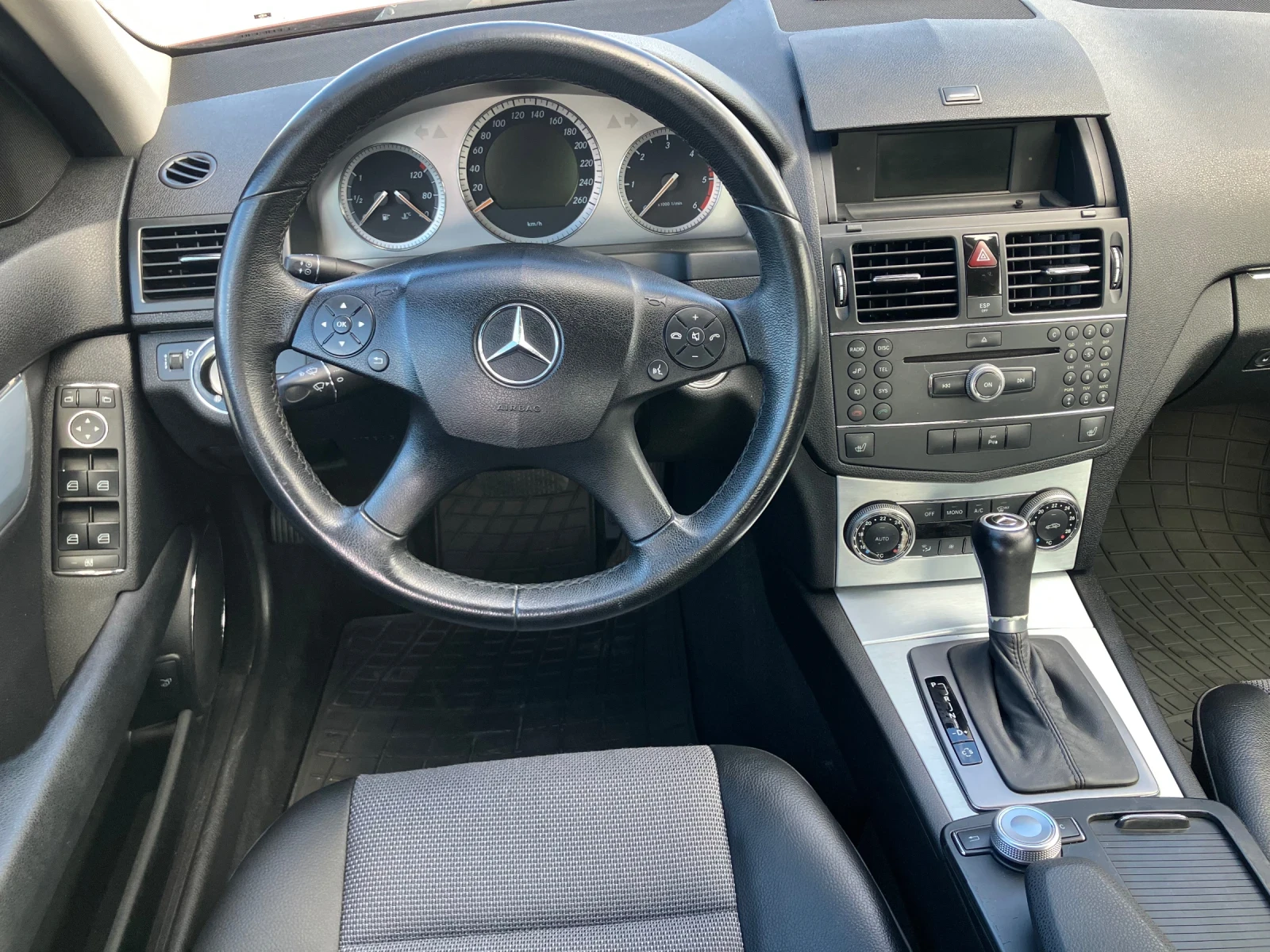 Mercedes-Benz C 200 Avangarde Avtomat Sedan, снимка 11 - Автомобили и джипове - 54657661