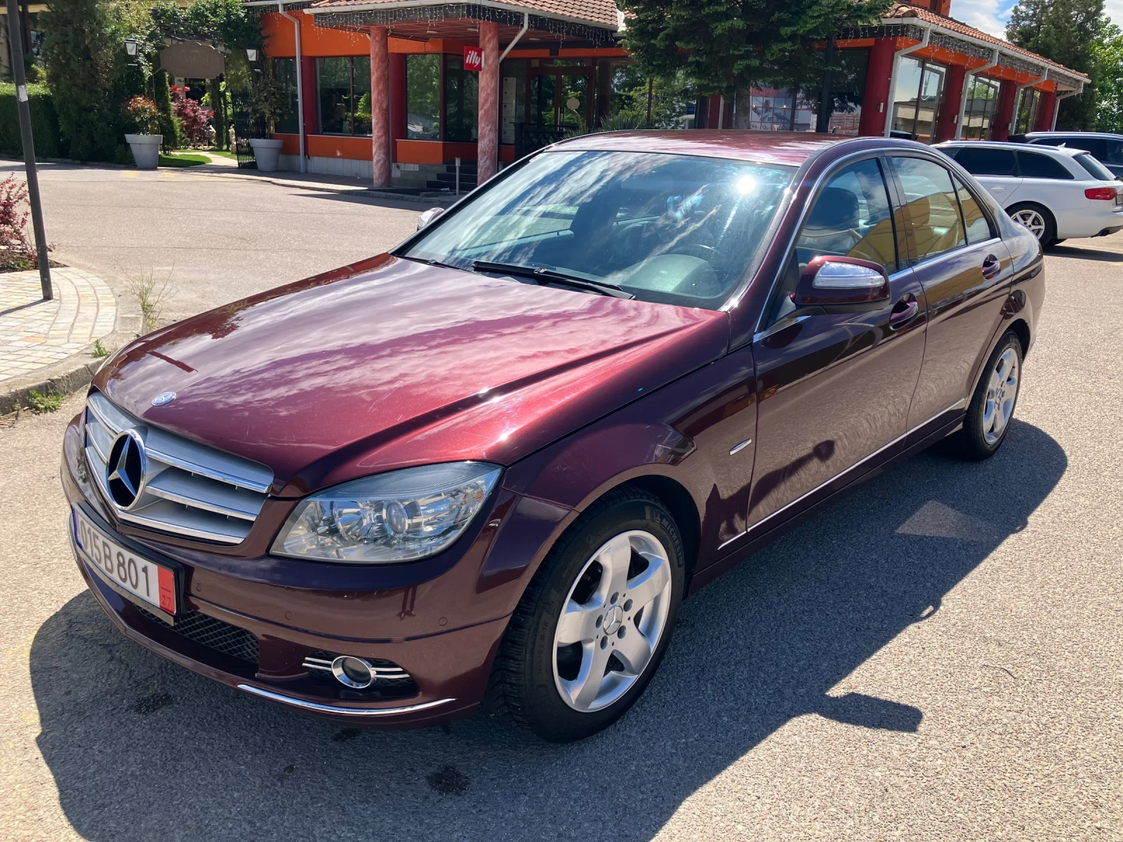 Mercedes-Benz C 200 Avangarde Avtomat Sedan, снимка 7 - Автомобили и джипове - 54657661