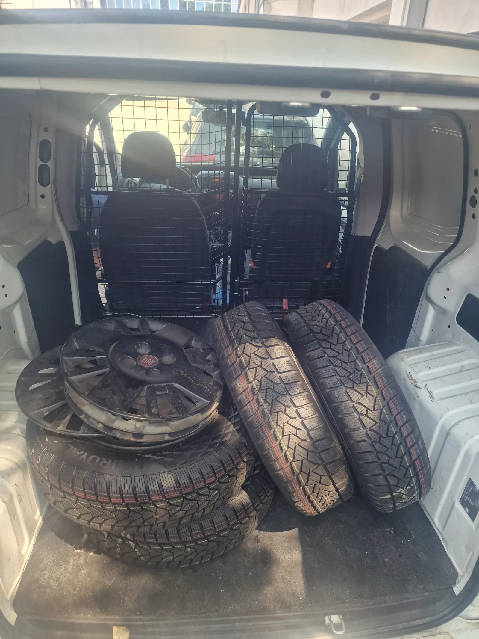 Fiat Fiorino 1.4, снимка 14 - Автомобили и джипове - 55219462