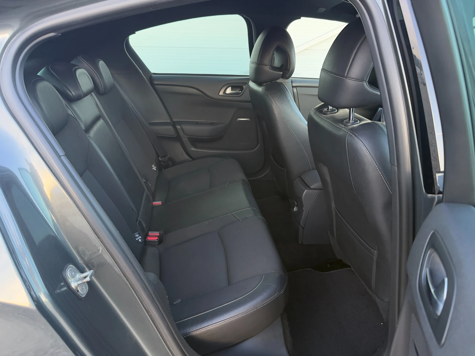Citroen DS4 1.6 HDI Автомат/Масаж/Климатроник/Собствен лизинг, снимка 12 - Автомобили и джипове - 56334699