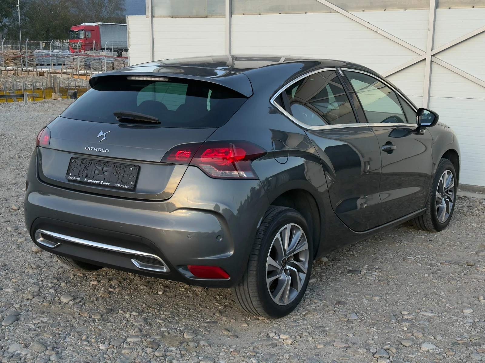 Citroen DS4 1.6 HDI Автомат/Масаж/Климатроник/Собствен лизинг, снимка 4 - Автомобили и джипове - 56334699