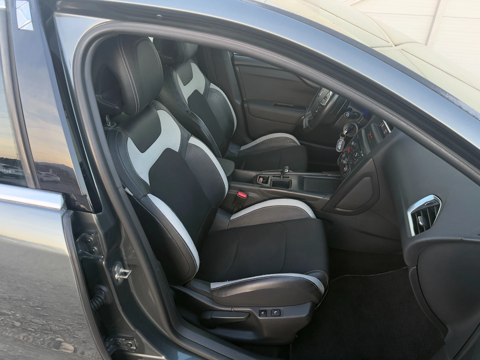 Citroen DS4 1.6 HDI Автомат/Масаж/Климатроник/Собствен лизинг, снимка 11 - Автомобили и джипове - 56334699