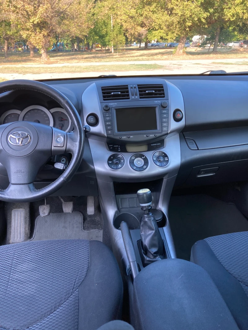 Toyota Rav4, снимка 10 - Автомобили и джипове - 47083459