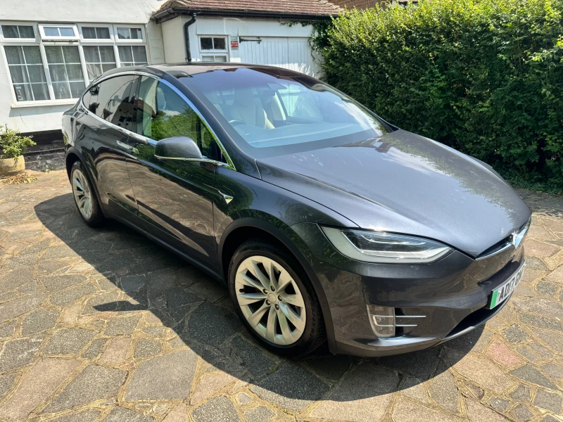 Tesla Model X 75D, снимка 10 - Автомобили и джипове - 51535869