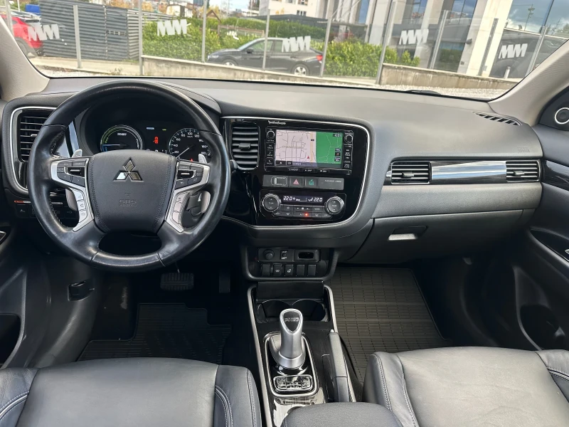 Mitsubishi Outlander ШВЕЙЦАРИЯ 4х4 АВТОМАТИК, снимка 10 - Автомобили и джипове - 52485679