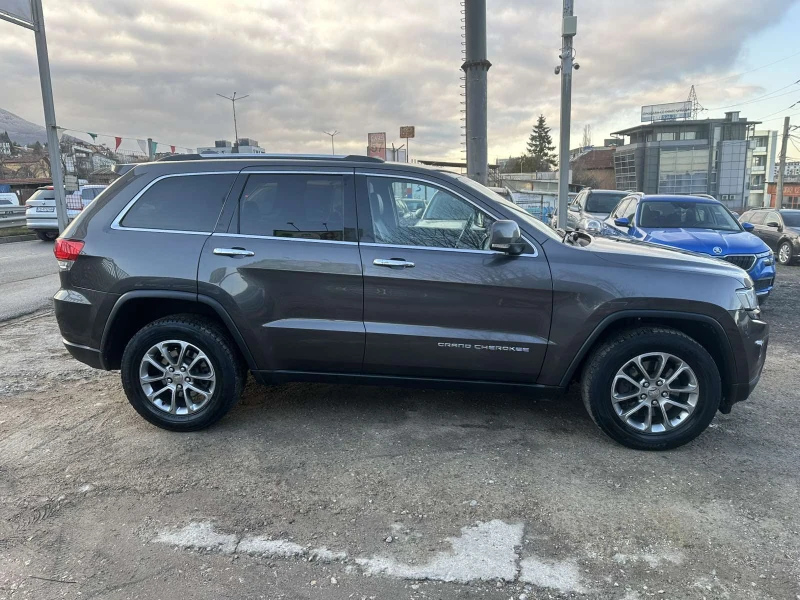 Jeep Grand cherokee 3.0CRDI 4X4 За гарнитура на глава, снимка 7 - Автомобили и джипове - 53151838