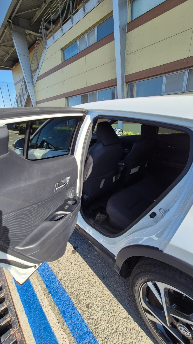 Toyota C-HR, снимка 10 - Автомобили и джипове - 53245884