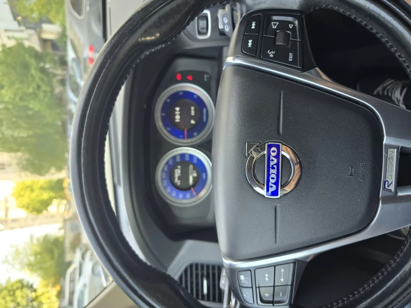 Volvo XC60, снимка 13 - Автомобили и джипове - 53590831