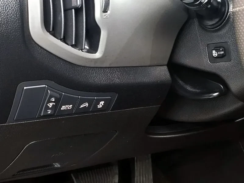 Kia Sportage Diesel 2.0 2Wd Premium, снимка 13 - Автомобили и джипове - 55895713