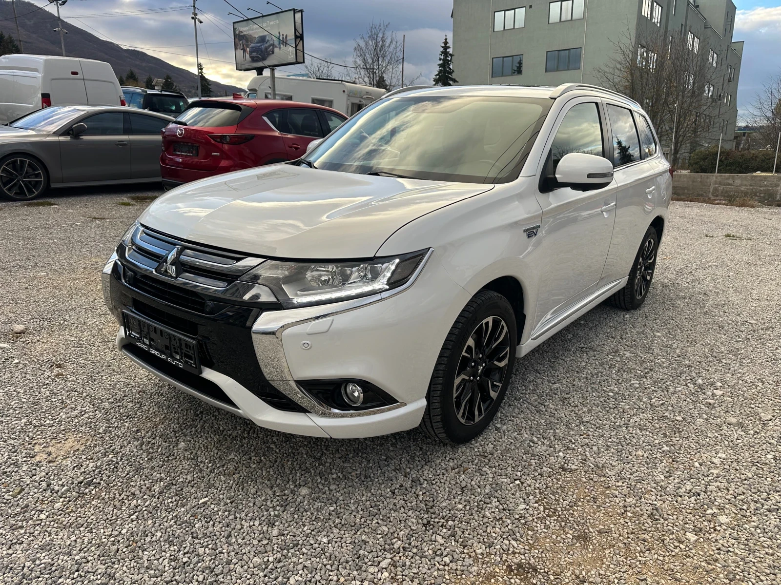 Mitsubishi Outlander ШВЕЙЦАРИЯ 4х4 АВТОМАТИК, снимка 1