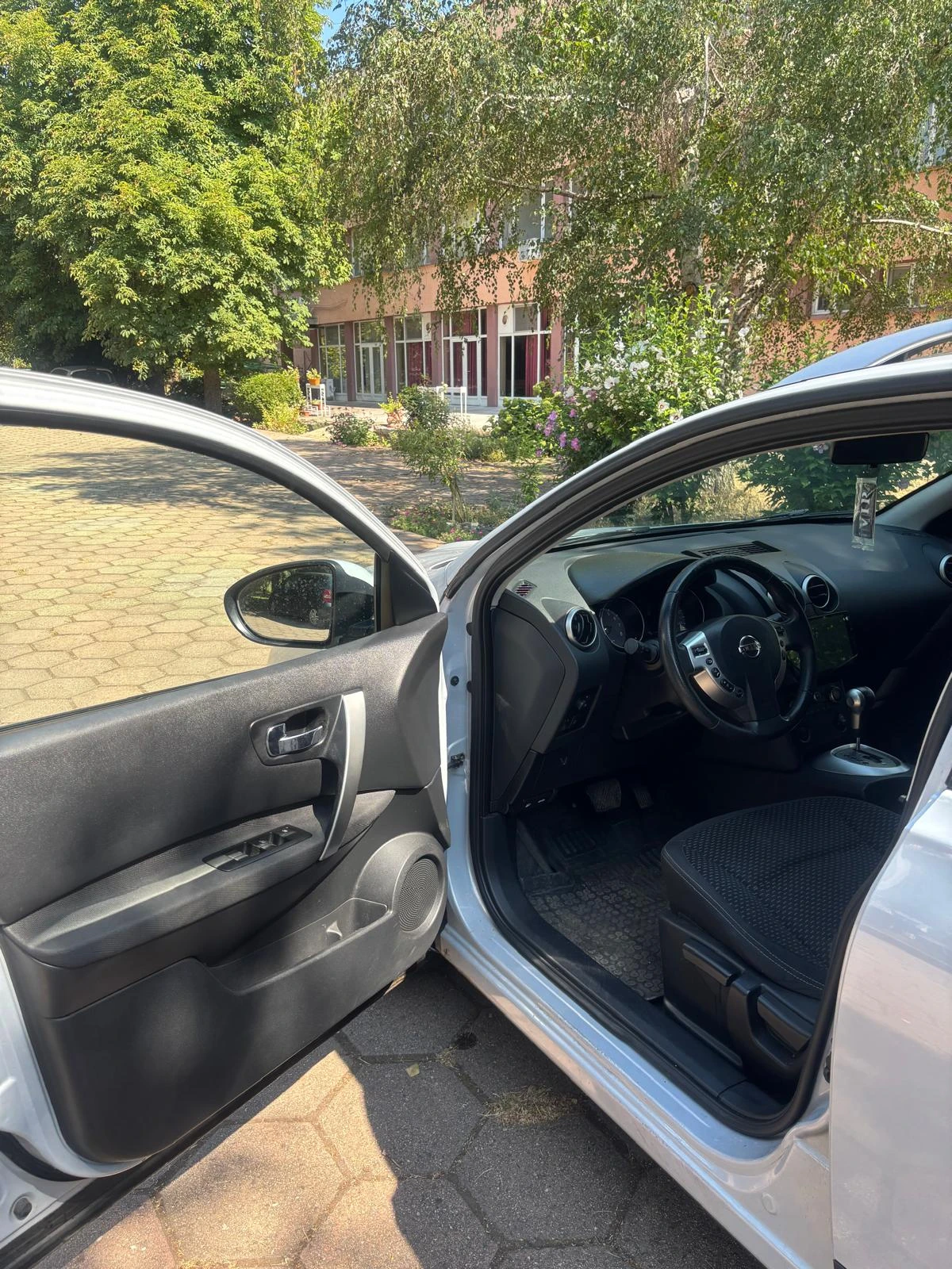 Nissan Qashqai + 2 2.0 - изображение 7
