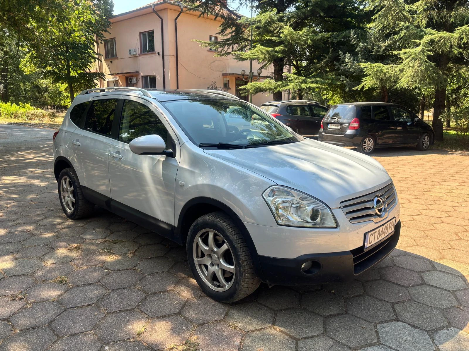 Nissan Qashqai + 2 2.0 - изображение 4