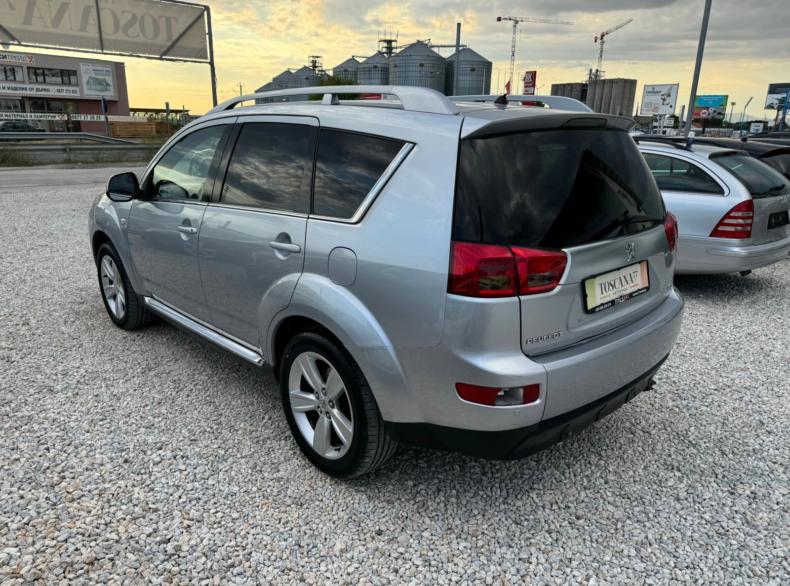 Peugeot 4007 2.2D* NAVI* 4х4* 7местна* Лизинг *  - изображение 3