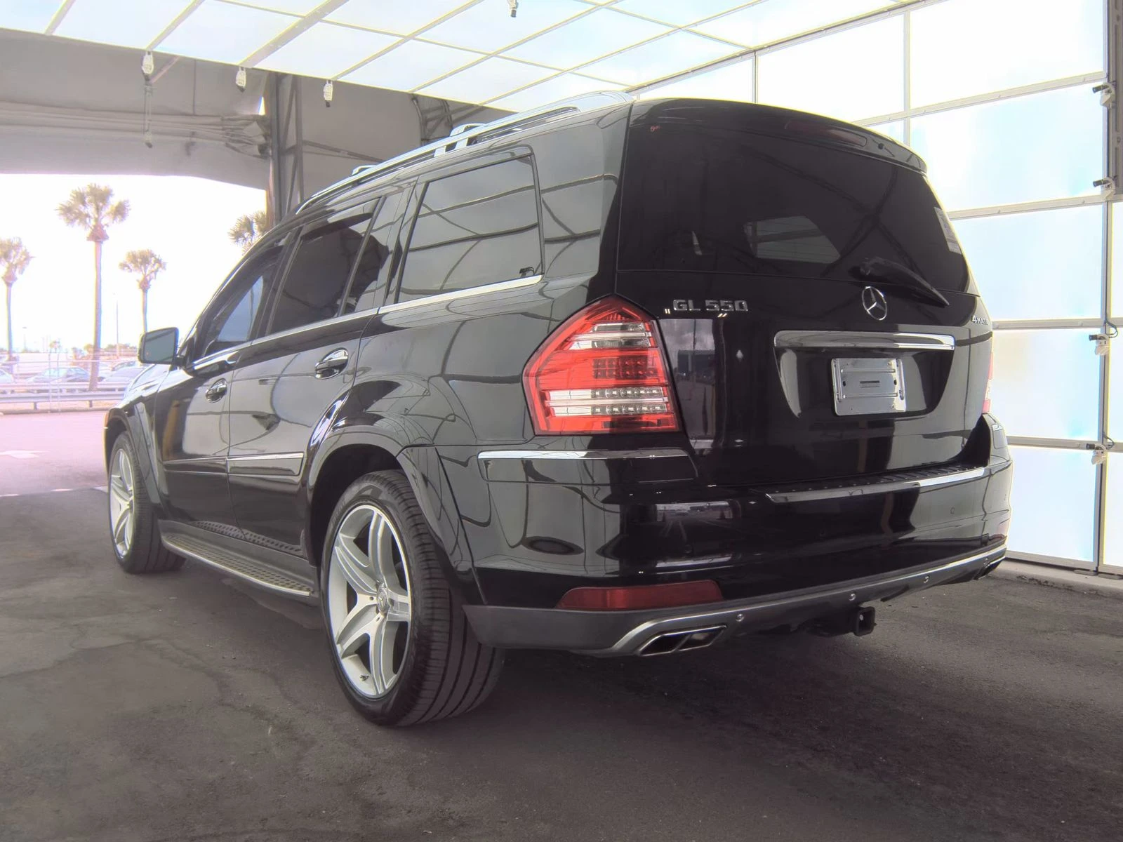 Mercedes-Benz GL 500 AMG PACK* 7МЕСТА* ОБДУХ* HARMAN* TV* KEYLESS - изображение 5