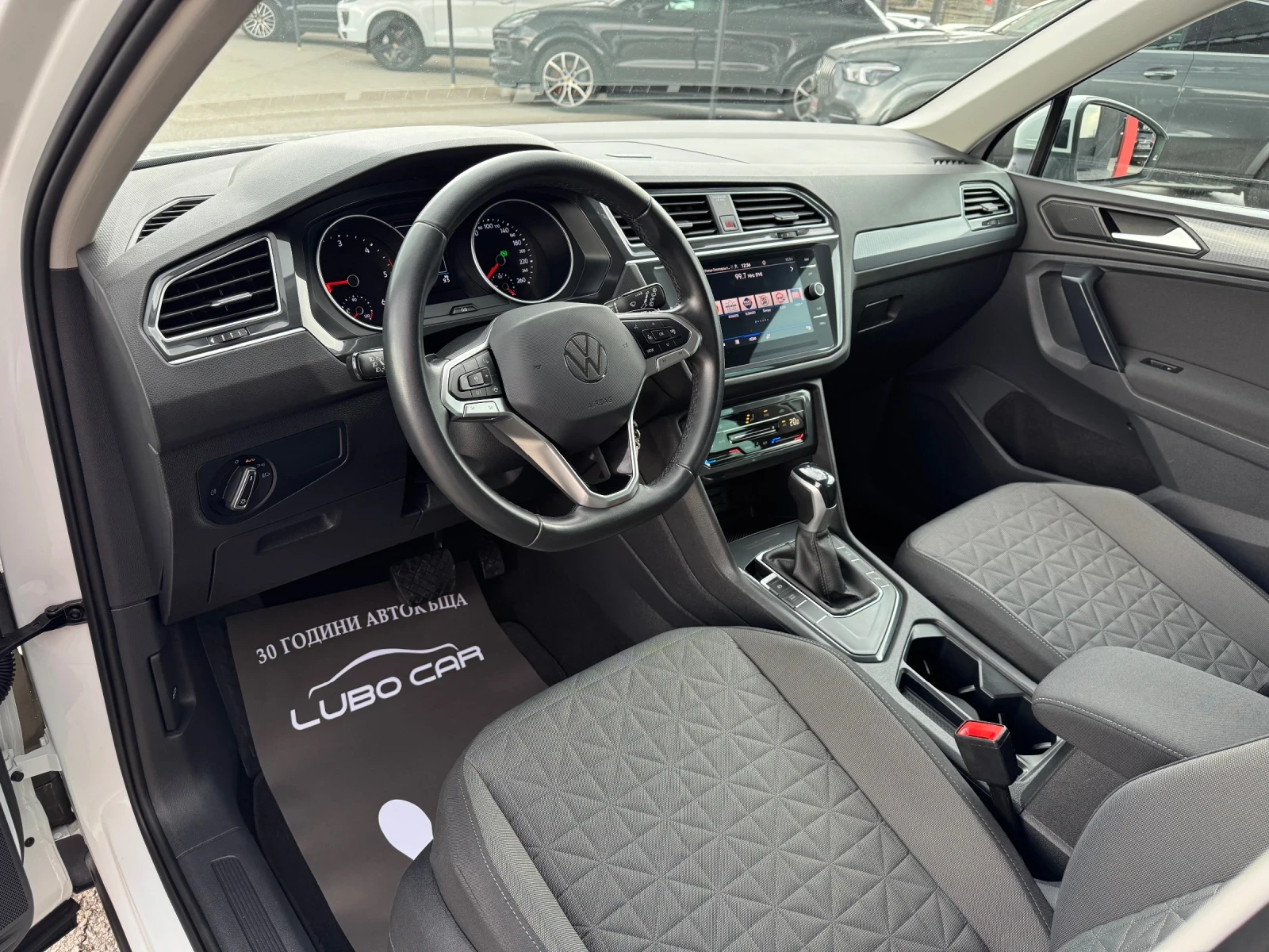 VW Tiguan 2.0TDI-FACELIFT-DISTRONIC-TOP, снимка 11 - Автомобили и джипове - 53733473