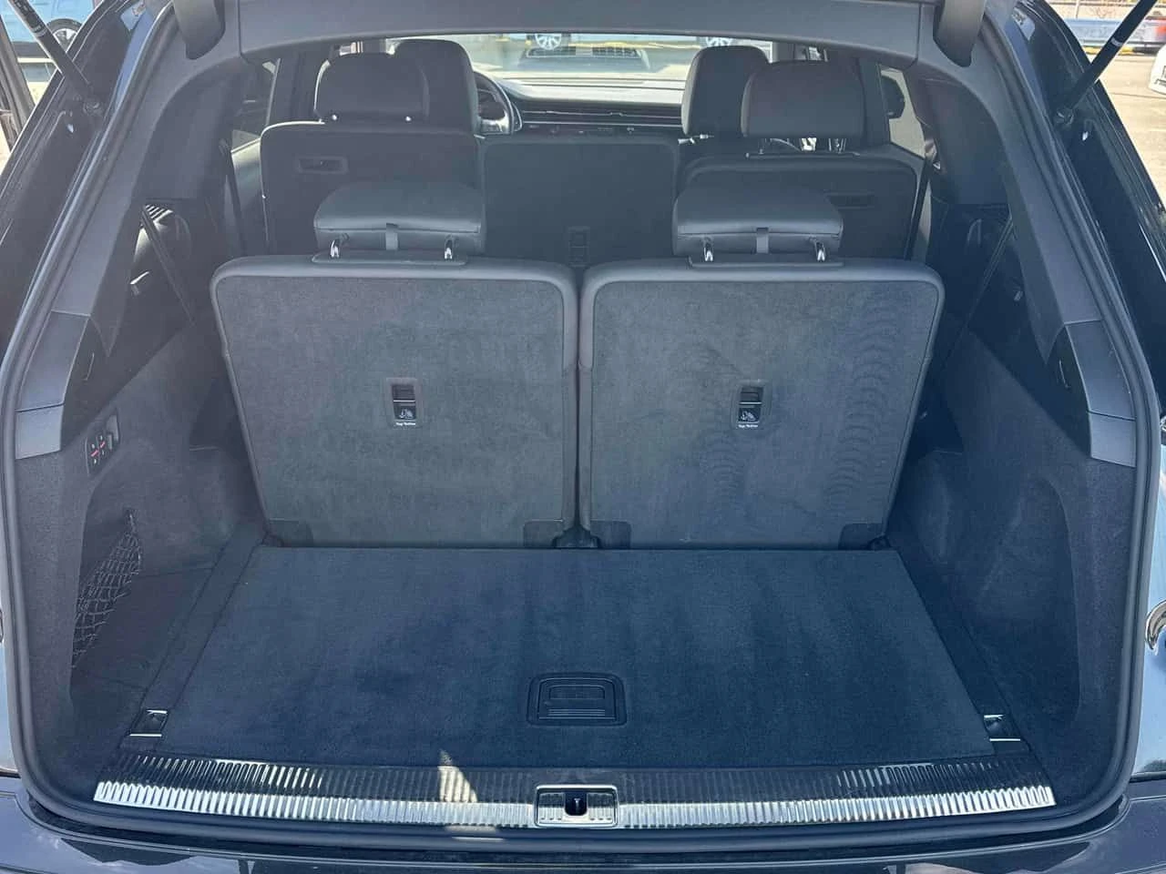 Audi Q7 Komfort | QUATTRO | PANO | LANE ASSIST | CARFAX, снимка 12 - Автомобили и джипове - 53751080