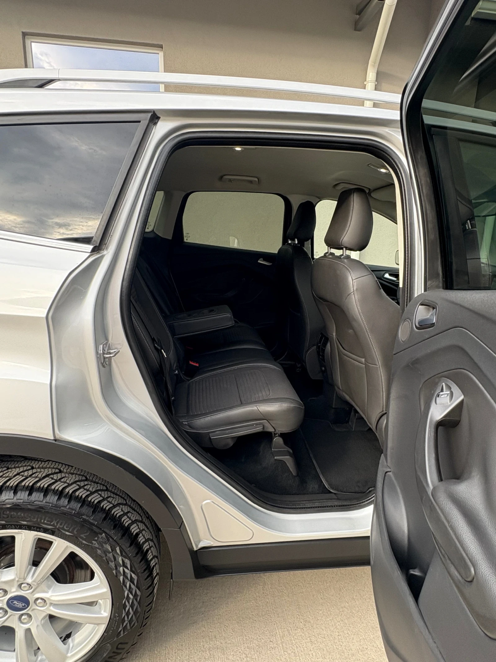 Ford Kuga Titanium 2.0 diesel 150kc Euro6 Automatic, снимка 15 - Автомобили и джипове - 54000994