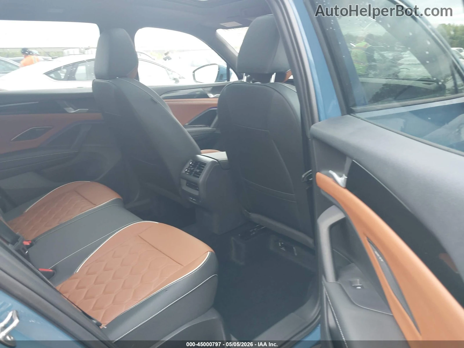 VW Tiguan 2.0t Sel* R-line* 4MOTION* 10k km, снимка 8 - Автомобили и джипове - 54791890