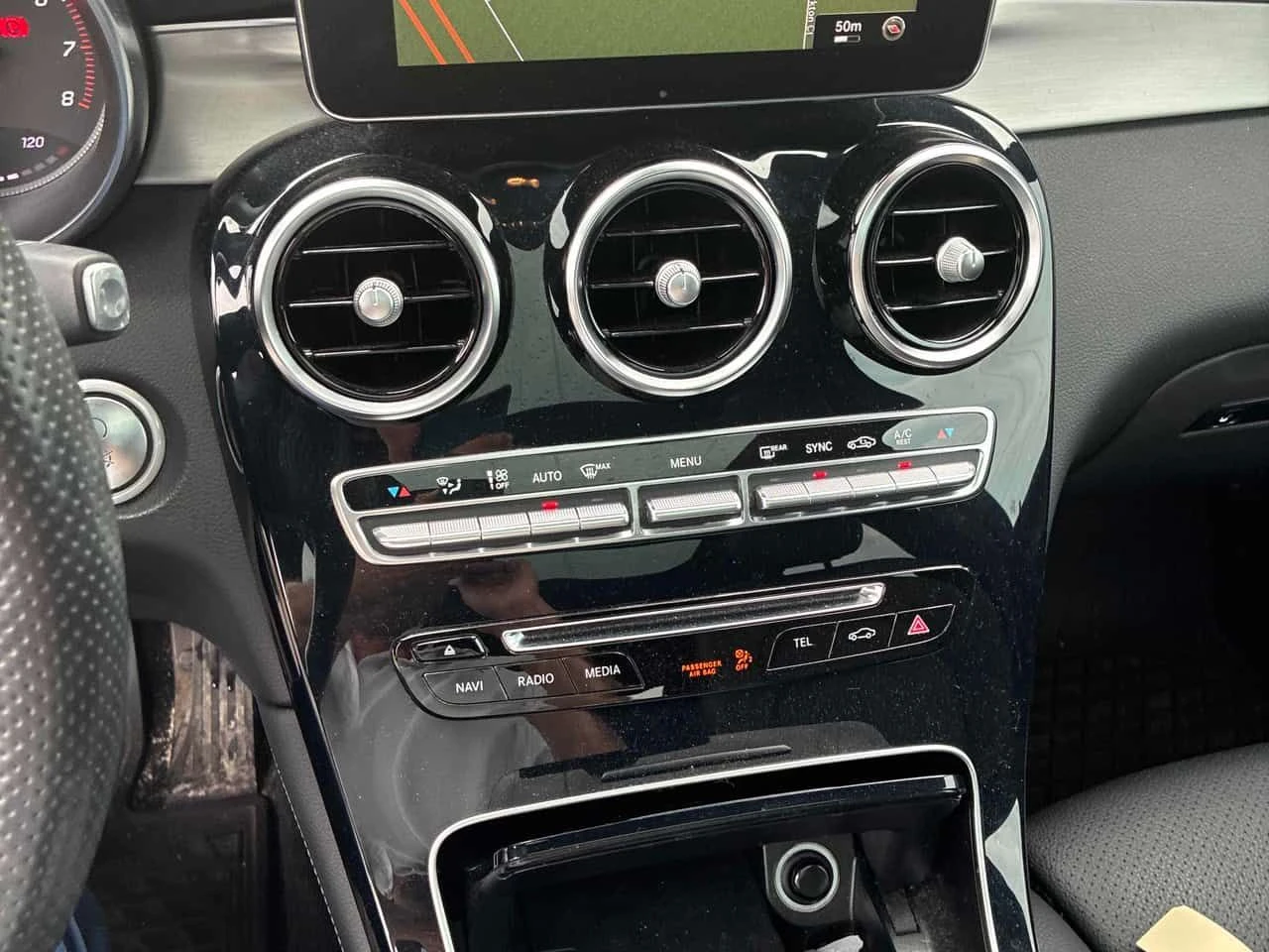 Mercedes-Benz GLC 300 ПОДГРЕВИ * ПАНО * KEYLESS * CARFAX, снимка 9 - Автомобили и джипове - 54858546