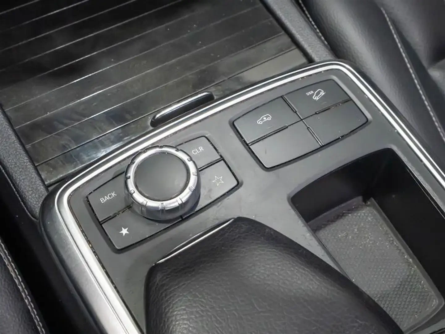 Mercedes-Benz GL 350 BlueTEC* AMG* Harman Kardon, снимка 8 - Автомобили и джипове - 55146140