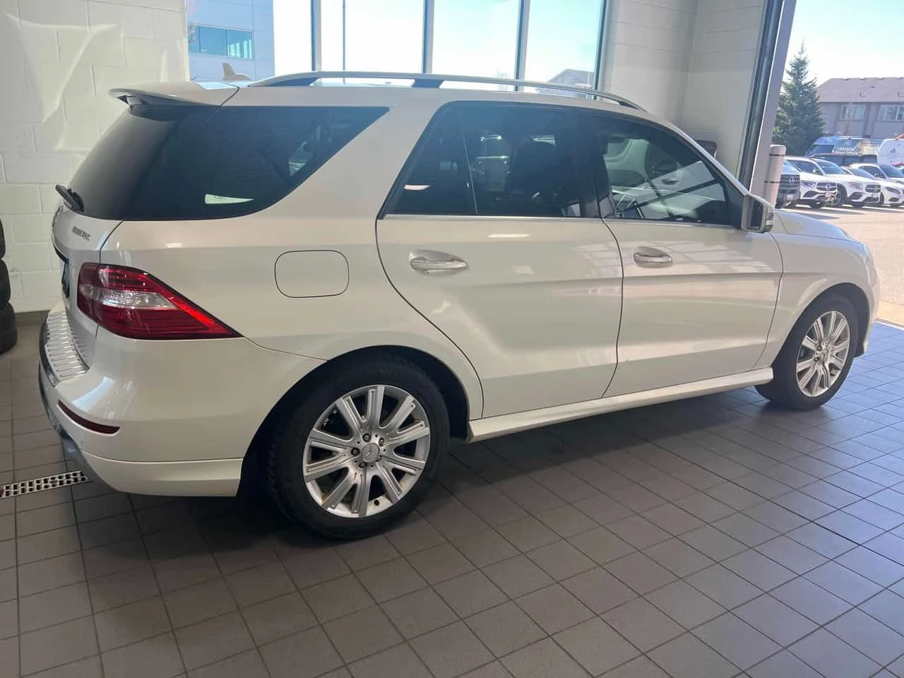Mercedes-Benz ML 350 BlueTEC | CARFAX | АВТОКРЕДИТ БЕЗ ПЪРВОНАЧАЛНА , снимка 4 - Автомобили и джипове - 55335428