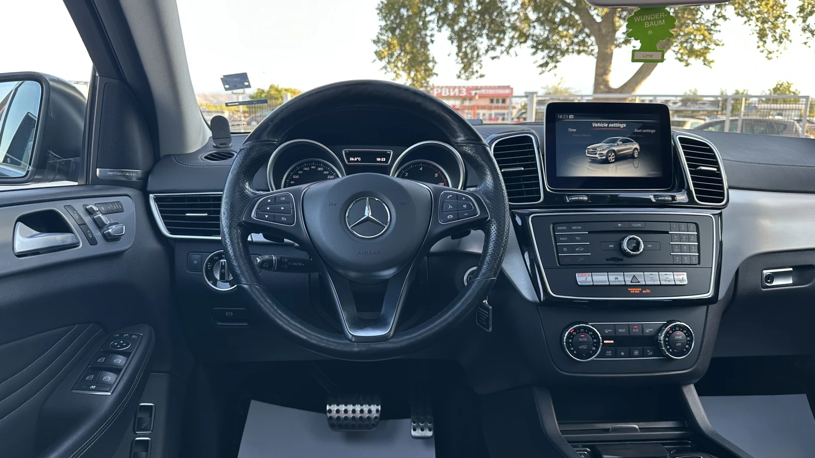 Mercedes-Benz GLE 350 AMG| HARMON KARDON| ПОДГРЕВ| PANORAMA| ОБСЛУЖЕНA, снимка 9 - Автомобили и джипове - 56119498