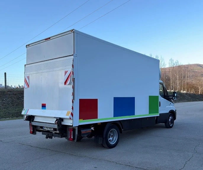 Iveco 35c18 3.0* HI-MATIC* БОРД* ФУРГОН+ ЩОРА* КЛИМА* 3.5т, снимка 4 - Бусове и автобуси - 52861673