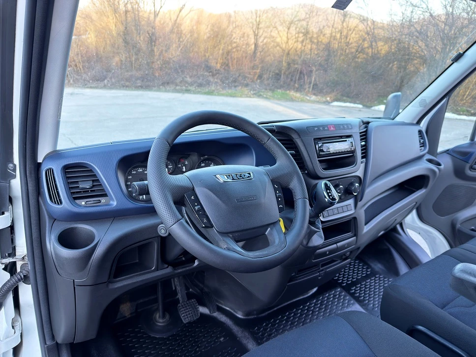 Iveco 35c18 3.0* HI-MATIC* БОРД* ФУРГОН+ ЩОРА* КЛИМА* 3.5т, снимка 11 - Бусове и автобуси - 52861673