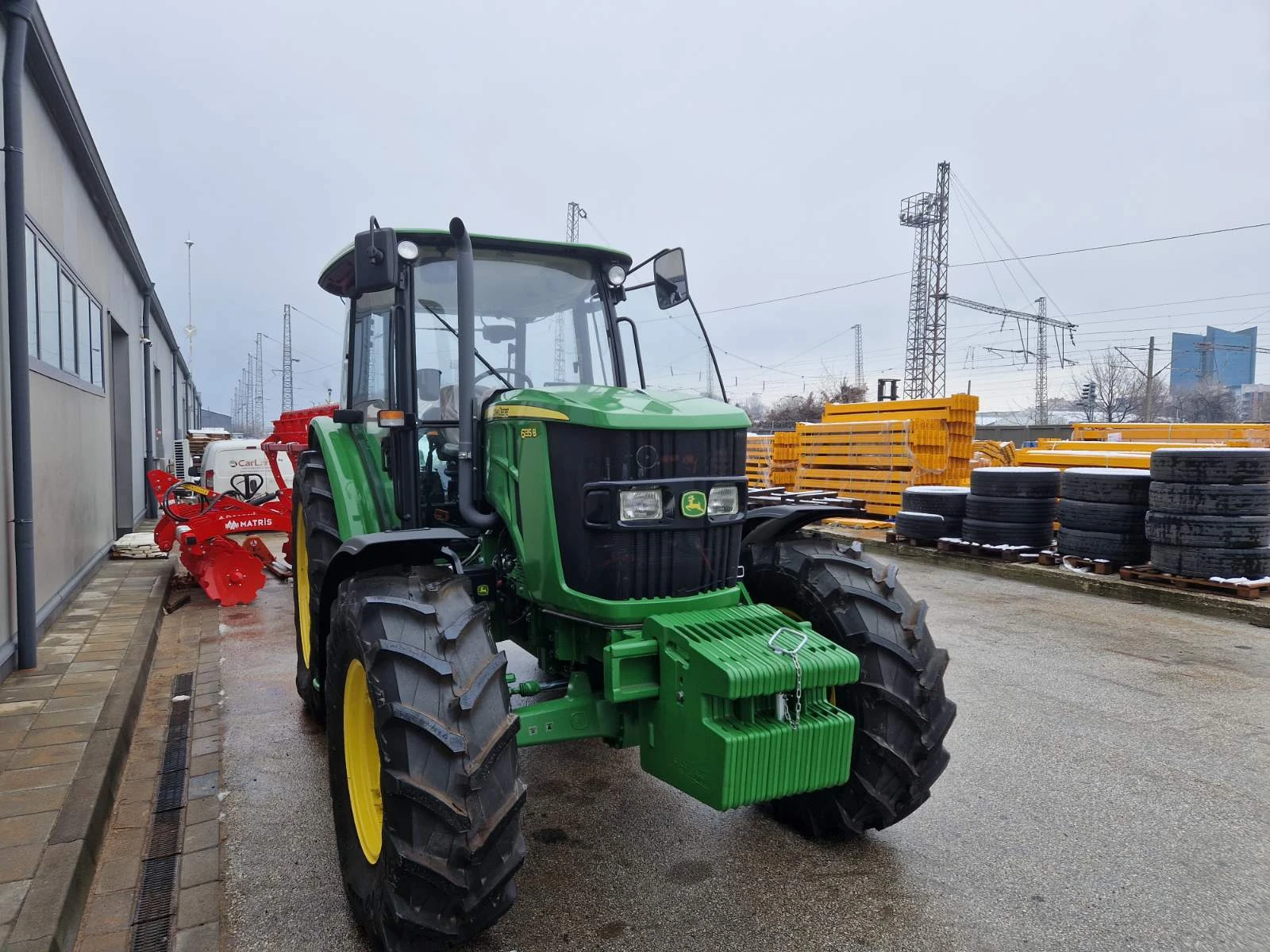 Трактор John Deere 6135B - изображение 8