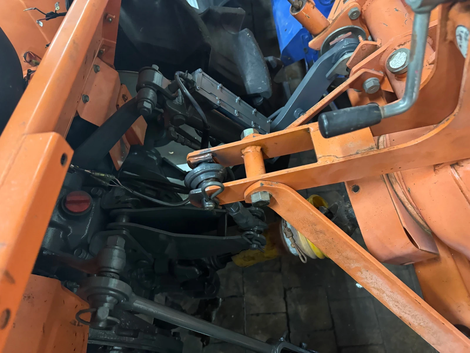 Трактор Kubota L1-18 - изображение 7