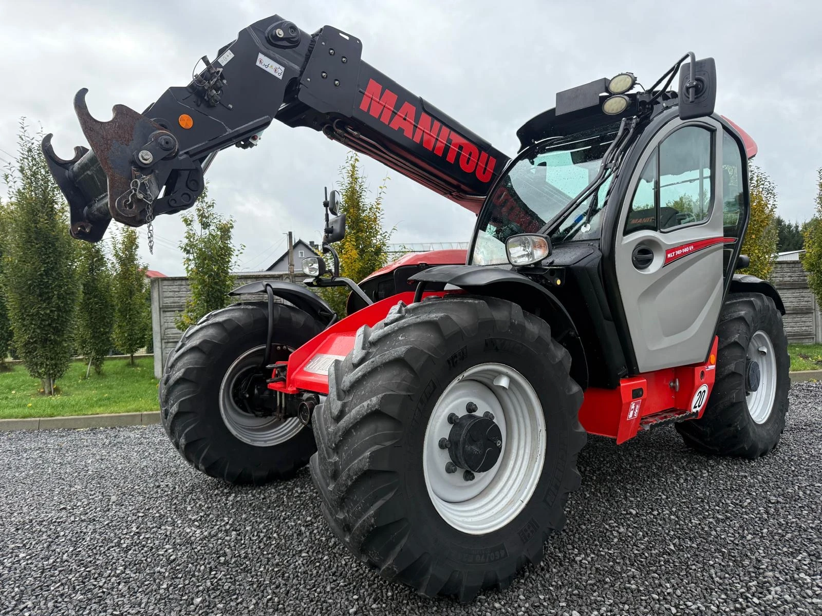 Телескопичен товарач Manitou MLT 741-120 V+ ЛИЗИНГ - изображение 2