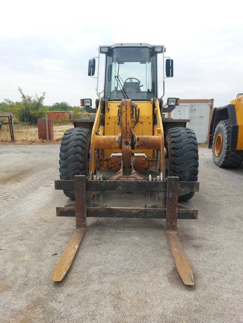 Челен товарач Liebherr L 522, снимка 4 - Индустриална техника - 52416383