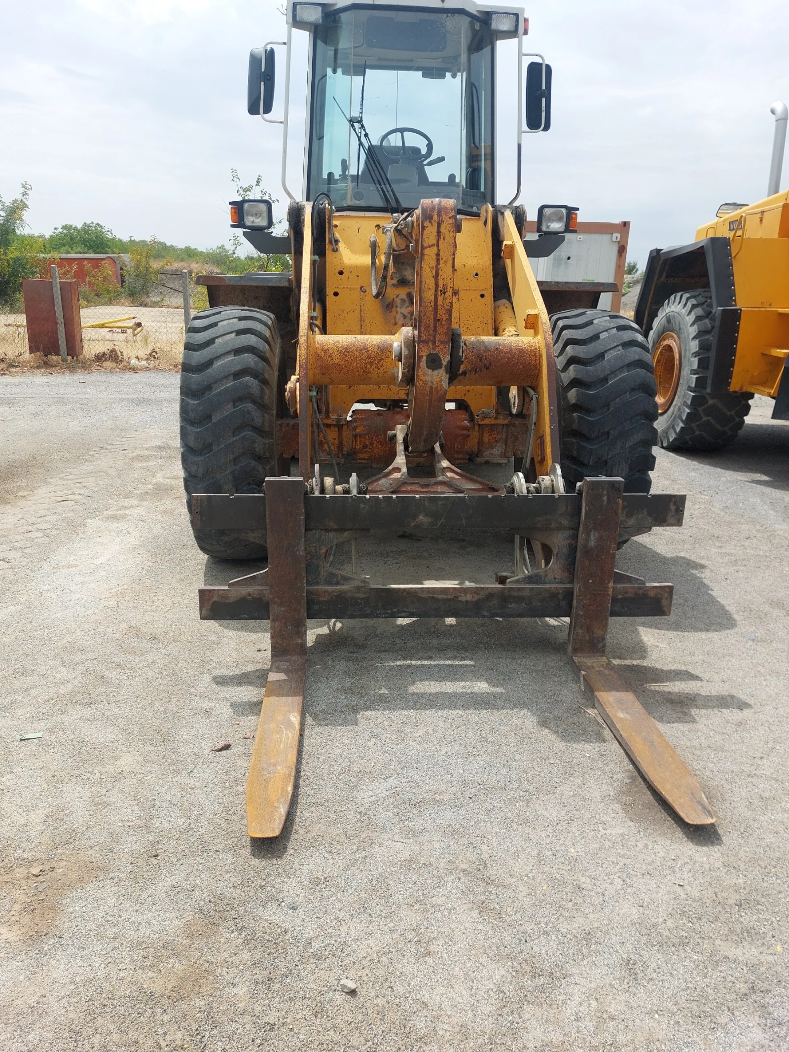 Челен товарач Liebherr L 522, снимка 1