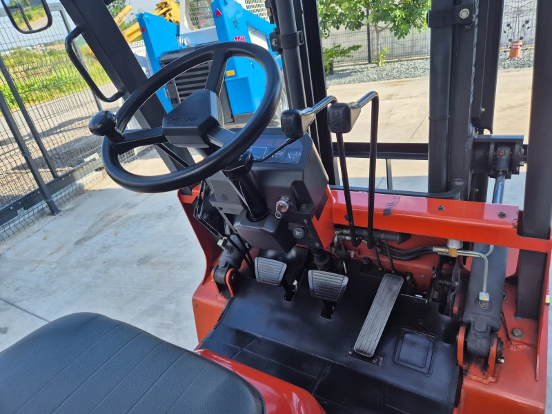 Мотокар Nissan 1.5 тона / АВТОМАТ / КАТО НОВ !, снимка 11 - Индустриална техника - 50857398