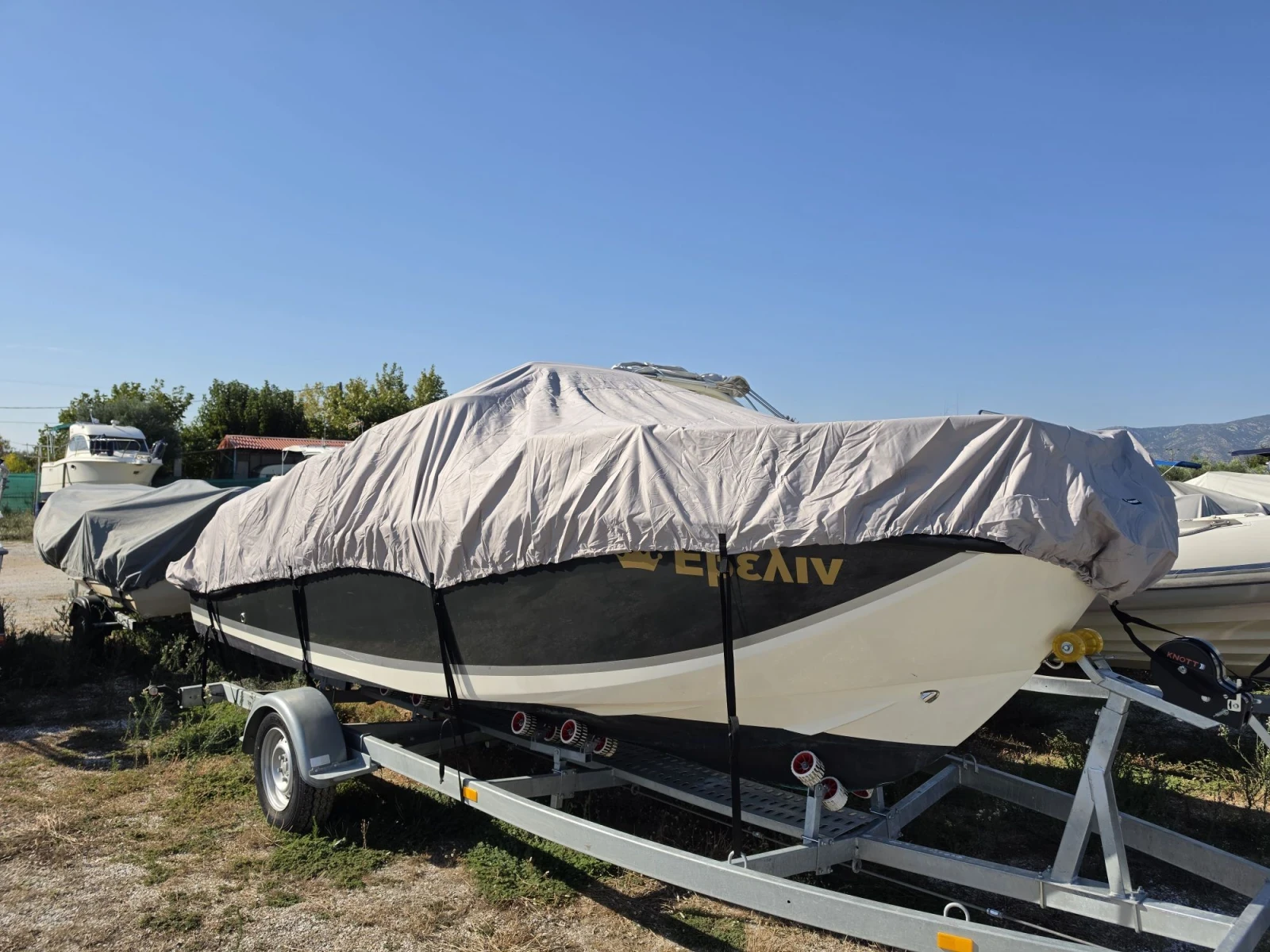 Моторна яхта Quicksilver 555 activ open smart pack, снимка 3 - Воден транспорт - 56199704