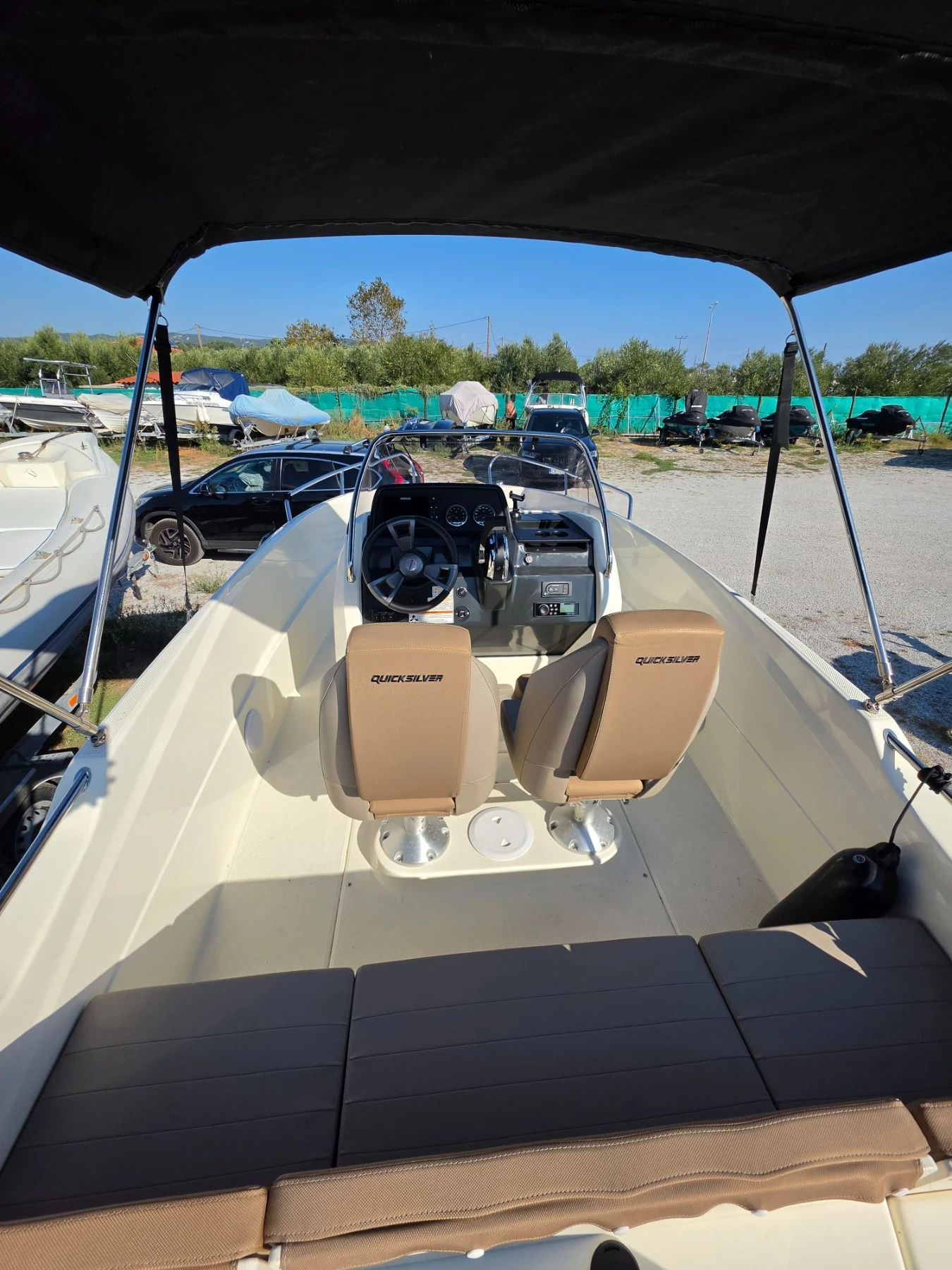 Моторна яхта Quicksilver 555 activ open smart pack, снимка 9 - Воден транспорт - 56199704