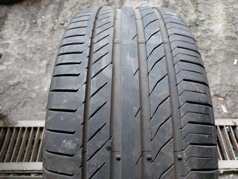 Гуми Летни 255/45R19, снимка 1 - Гуми и джанти - 35972799