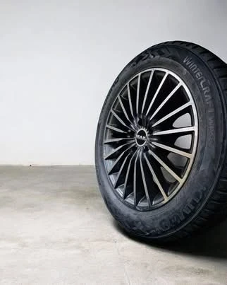 Гуми с джанти Kumho 205/55R16, снимка 2 - Гуми и джанти - 54217714