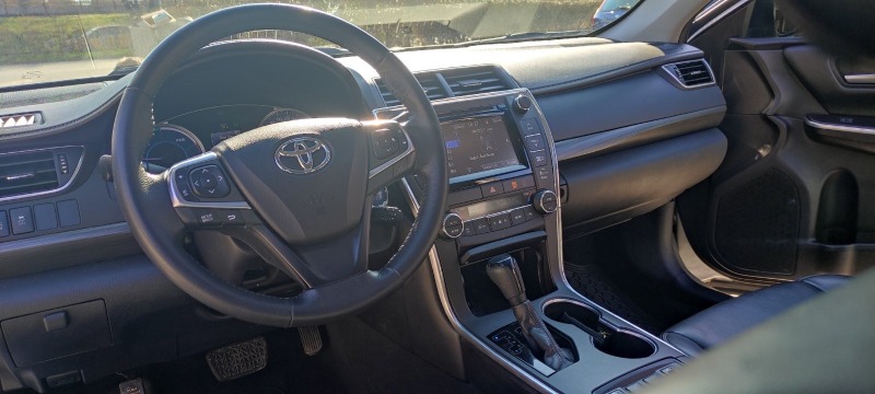 Toyota Camry HYBRID 2.5i. 2016г. 91000км.цена до 20.07.2024г. , снимка 15 - Автомобили и джипове - 44618162