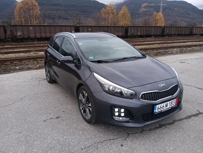 Kia Ceed 1.6 crdi avtomatik, снимка 3 - Автомобили и джипове - 47995325