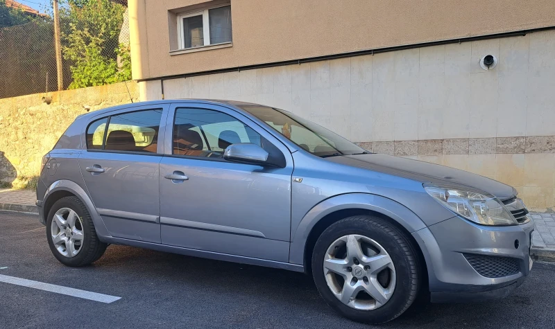 Opel Astra Н, снимка 2 - Автомобили и джипове - 50912129