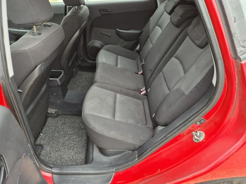 Hyundai I30 1.6CRDI EURO 4, снимка 7 - Автомобили и джипове - 52890341