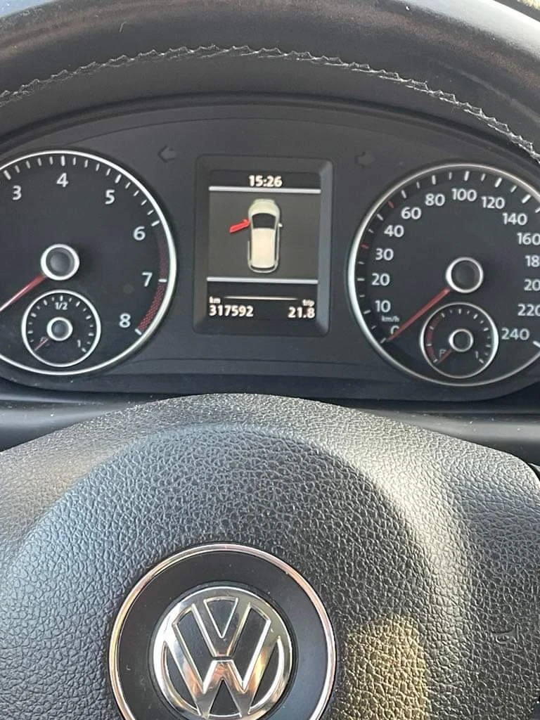 VW Touran 1.4, снимка 12 - Автомобили и джипове - 47904457