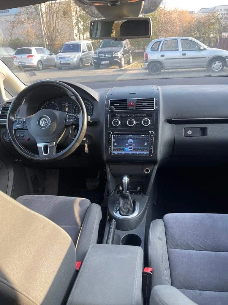 VW Touran 1.4, снимка 15 - Автомобили и джипове - 47904457