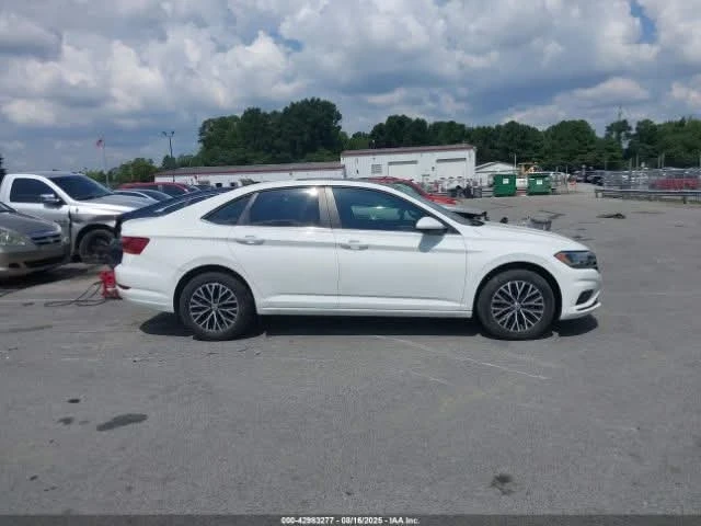 VW Jetta  - изображение 7