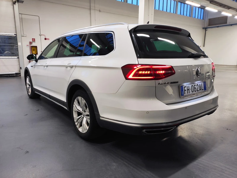 VW Passat ALLTRACK/EXECUTIVE, снимка 4 - Автомобили и джипове - 53735496