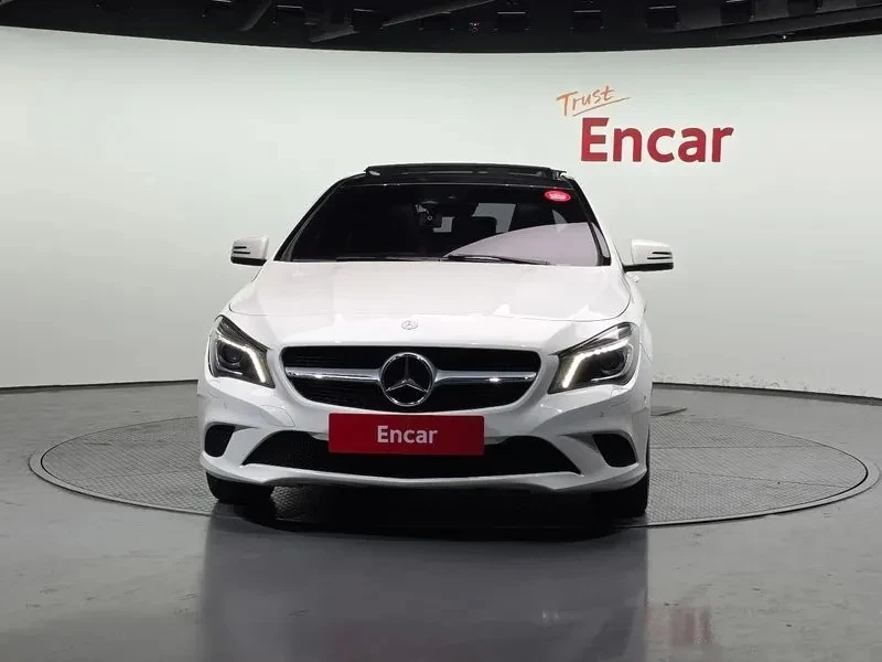 Mercedes-Benz CLA 220 ПАНОРАМА/ПОДГРЕВИ/АВТОФИНАНСИРАНЕ, снимка 2 - Автомобили и джипове - 55102202