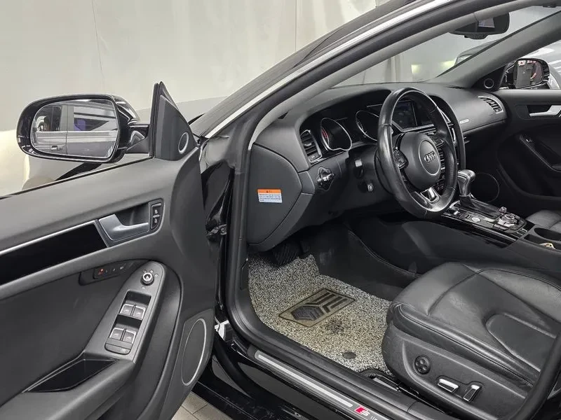 Audi A5 2.0 TDI Quattro - САМО 30% АВАНС, снимка 10 - Автомобили и джипове - 56003346